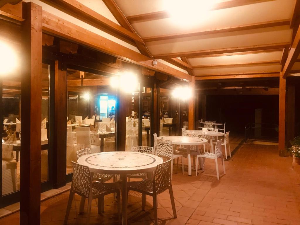 Restaurace v ubytování Hotel Duca Della Corgna