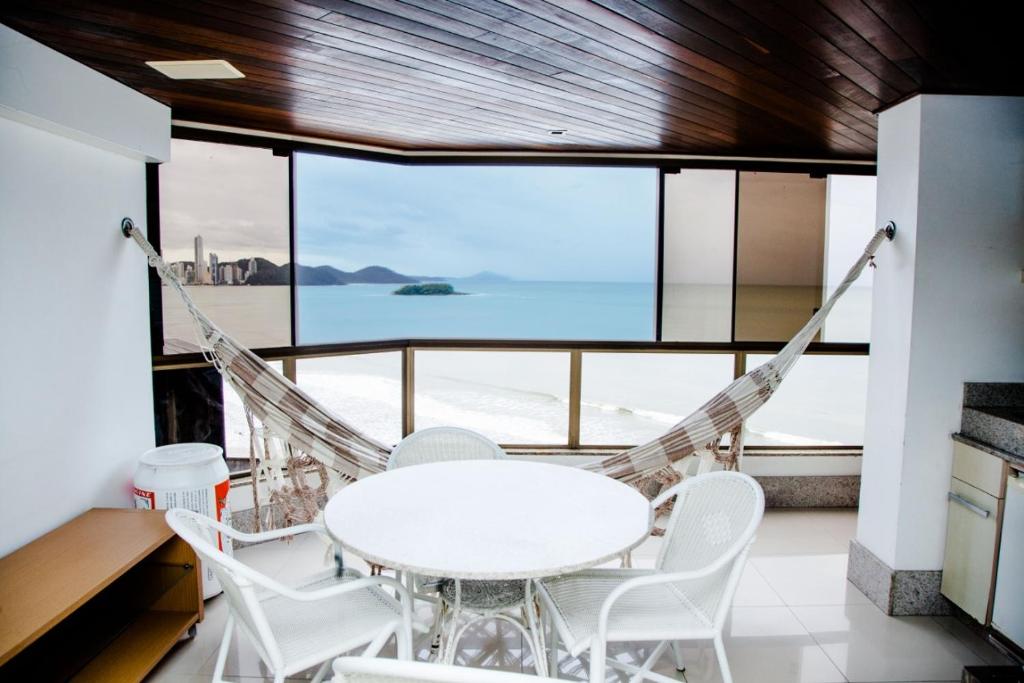  Apto Boutique Baln Camboriu frente mar pe na areia deslumbrante vista mar HIGIENIZADO TOTAL para COMVIDA-20