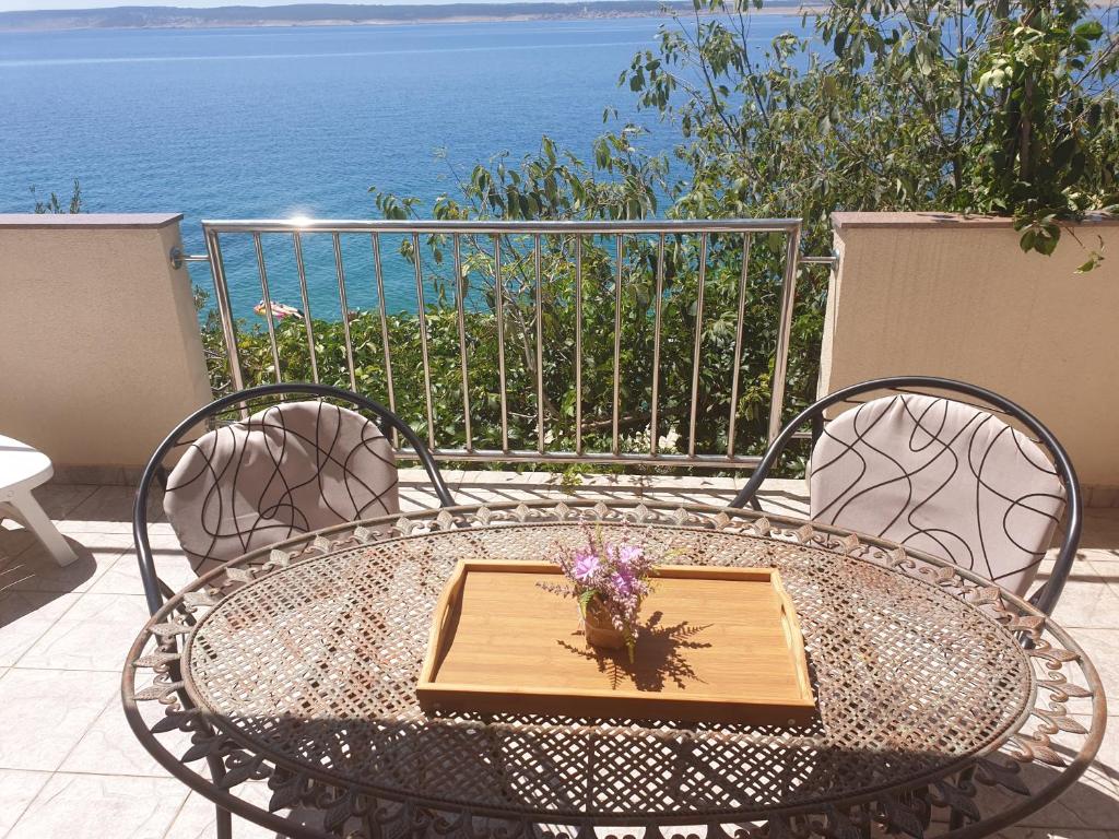 Apartments by the sea Starigrad Paklenica - Apartamento Con Vista Al Mar