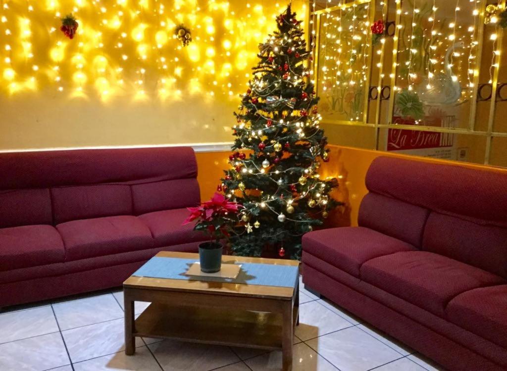 La Brea Inn - Housity
