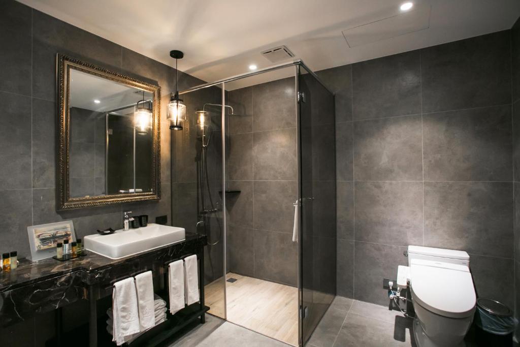 Saint Art Hotel - Comfort Quadruple Room