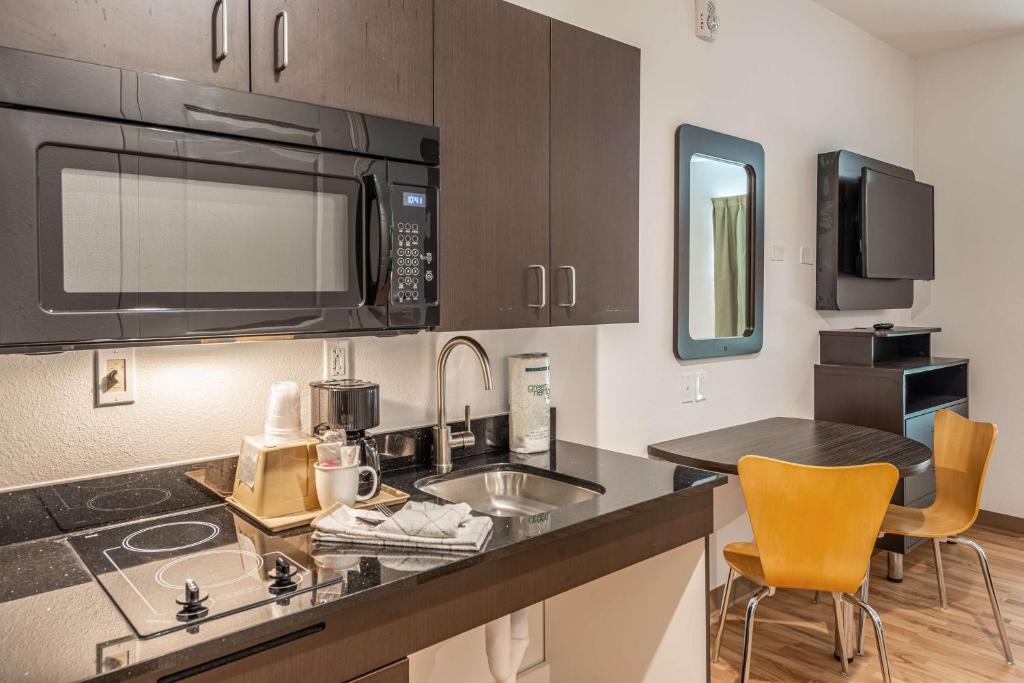 Studio 6 Lake Charles - 四倍房间 - 残疾访问 - 非吸烟