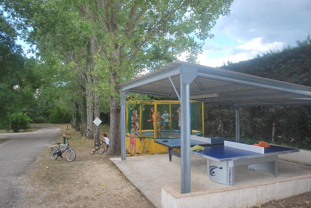 Fotografie z fotogalerie ubytování Camping La Combe v destinaci Barjac