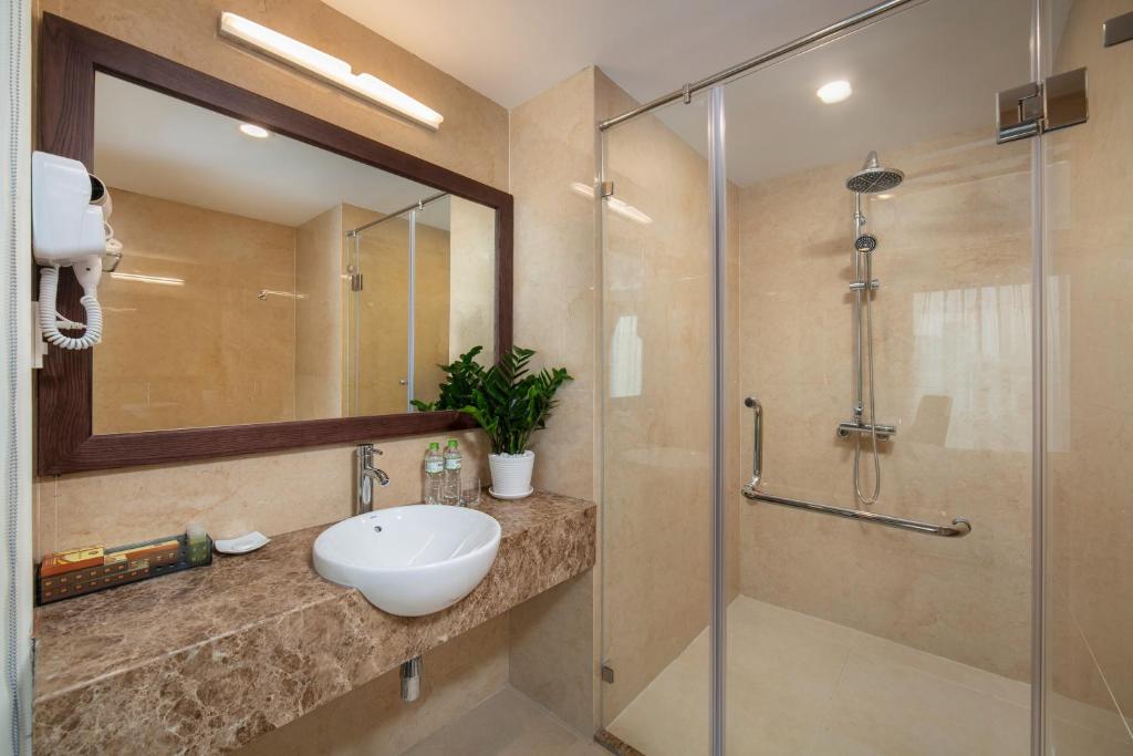 Koupelna v ubytování Marina Hotel Ha Noi