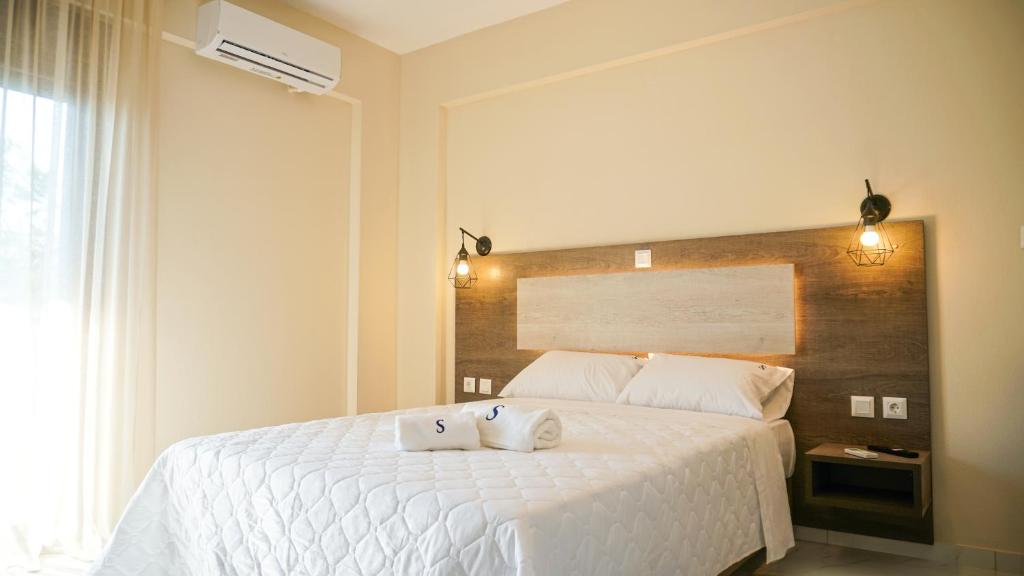 Sinodinos Deluxe Apartments - 14