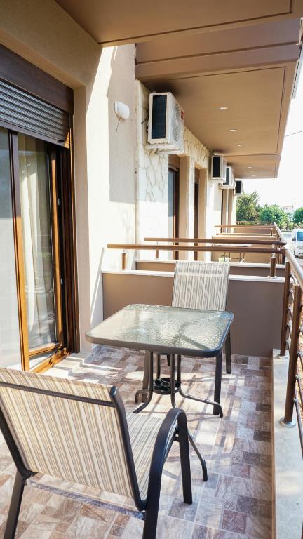 Sinodinos Deluxe Apartments - 13