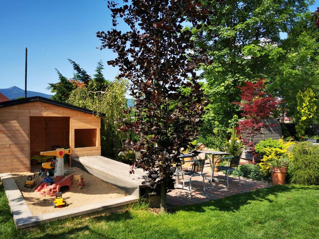 Zahrada ubytování Apartmá SunGarden Liberec