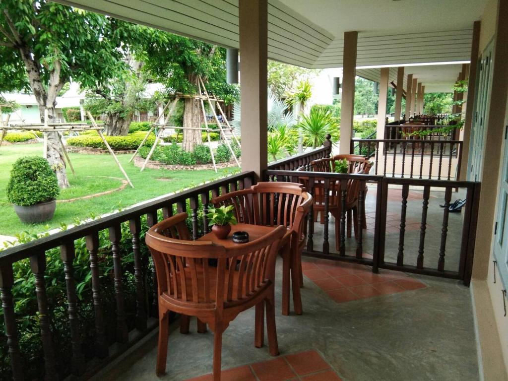 Balkón nebo terasa v ubytování Scent of Sukhothai Resort