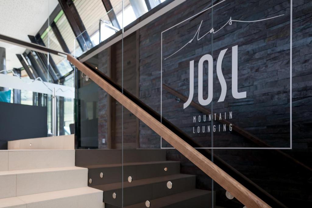 Сертификат, награда, вывеска или другой документ, выставленный в Josl Mountain Lounging Hotel - Adults only!