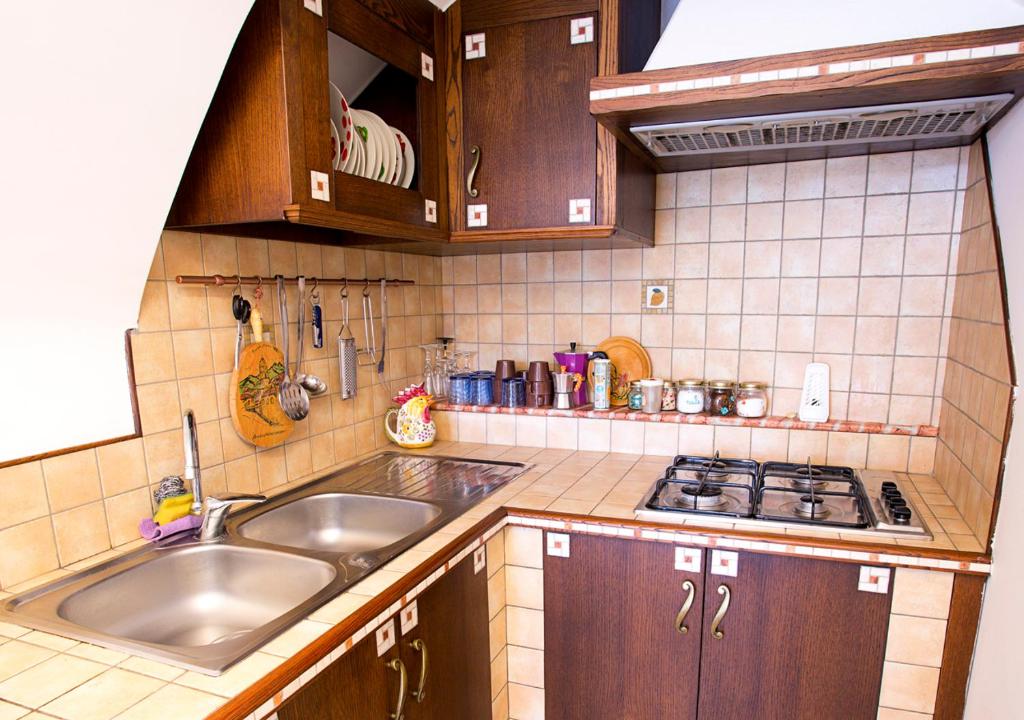 Kuchyňa alebo kuchynka v ubytovaní Il Rifugio del Cuore