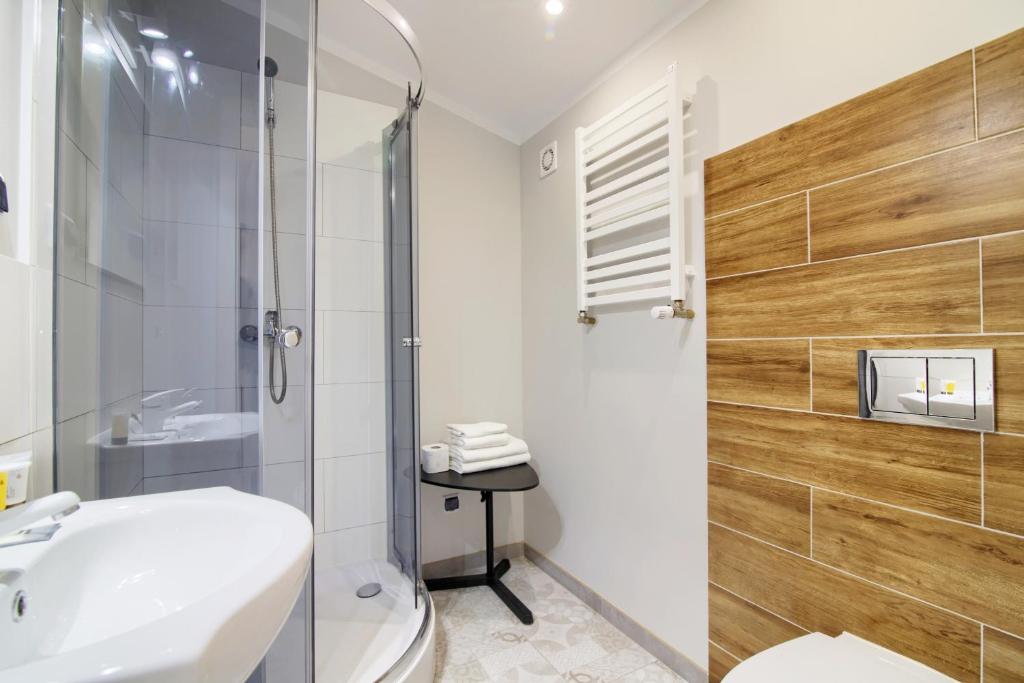 Apartments IN - Plater - Resim 14