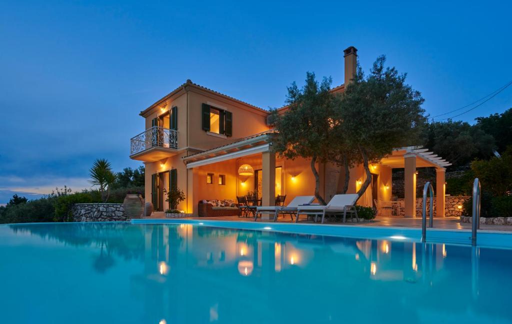 Bazén v ubytování Artblue Villas nebo v jeho okolí