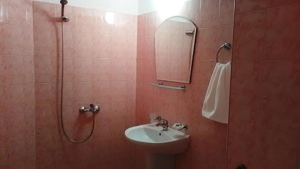 Koupelna v ubytování Guest House Malkata Stopanka