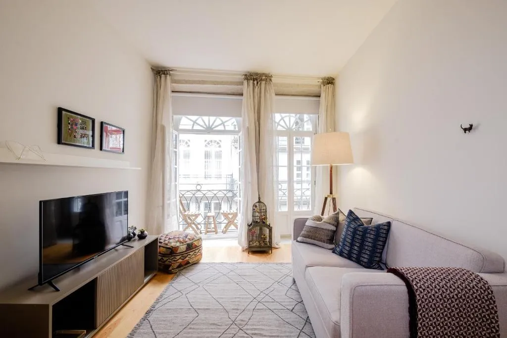 BOUTIQUE Rentals-Flores Plaza in city historical center, Porto, Portugal