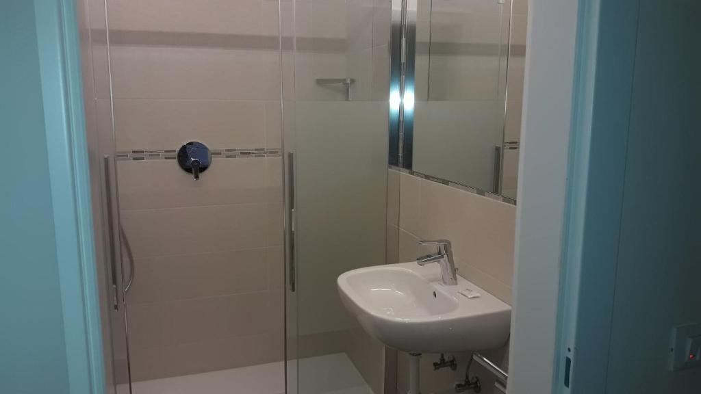 Koupelna v ubytování Hotel Lux