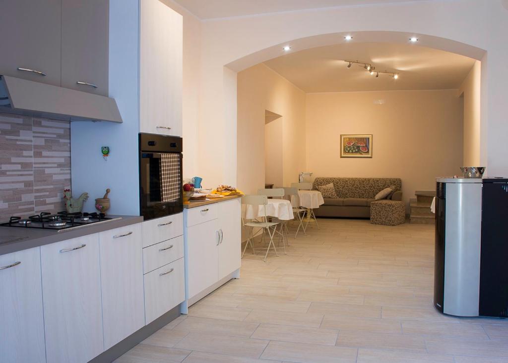 Η κουζίνα ή μικρή κουζίνα στο Dolce Luna Casa vacanza