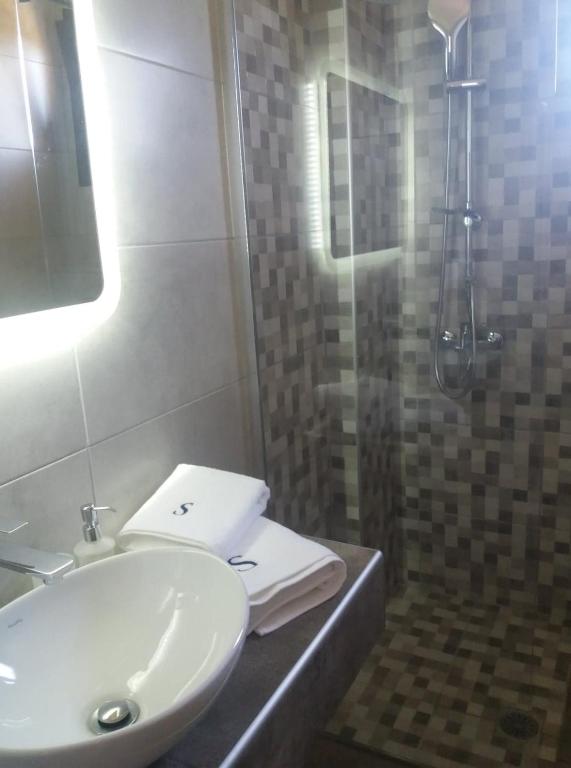 Sinodinos Deluxe Apartments - One-Bedroom Apartment