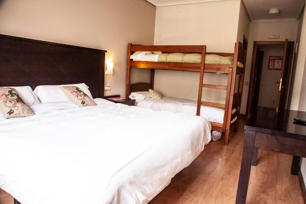 Hotel Rural Camero Viejo - Quadruple Room