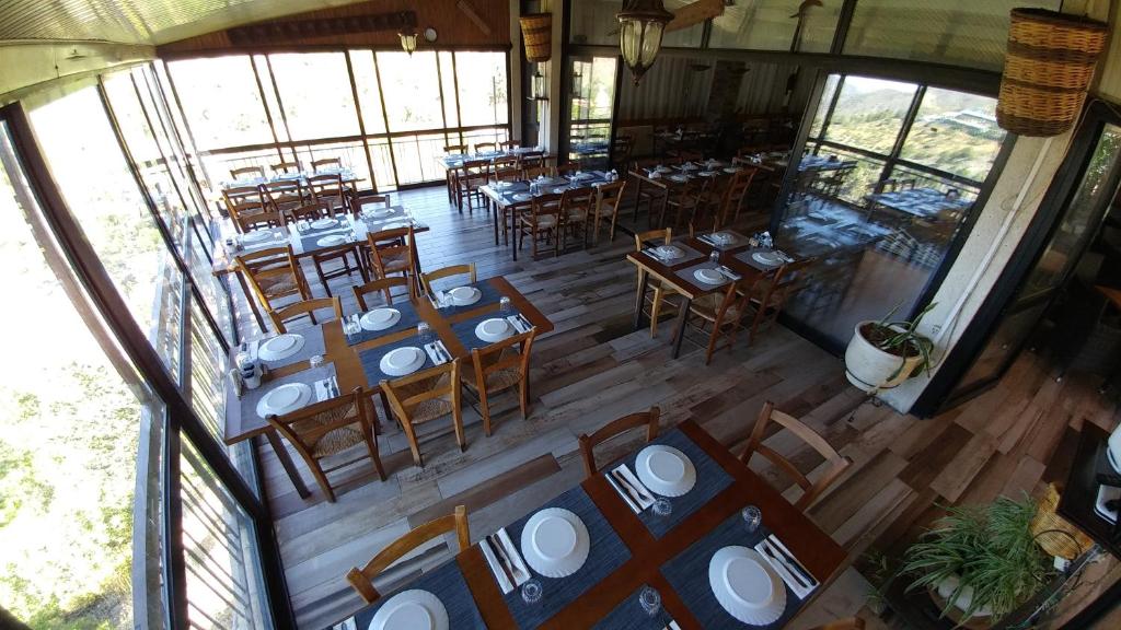 Restaurace v ubytování Perneia Rooms