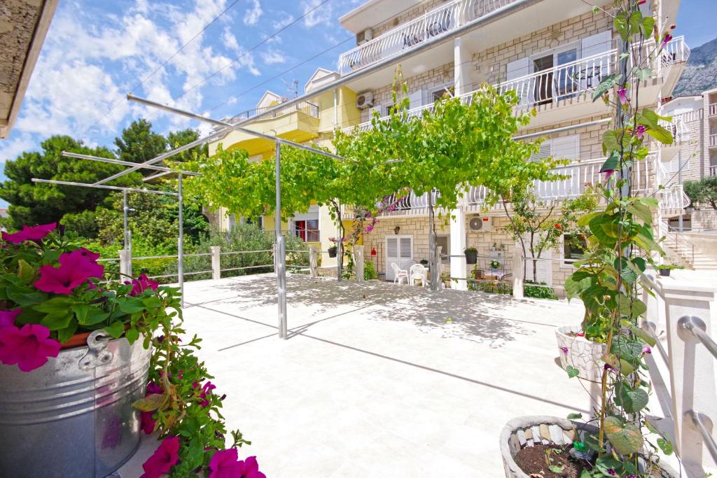Zahrada ubytování Makarska sea view rooms