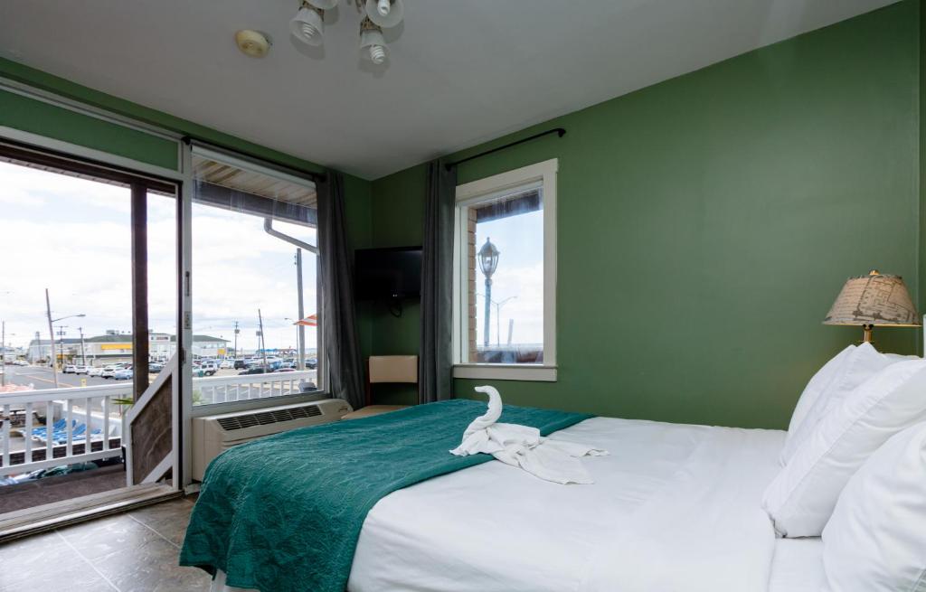 Postel nebo postele na pokoji v ubytování Charlroy Motel