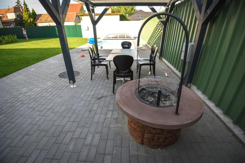 Patio alebo iná vonkajšia časť ubytovania Francesca Apartman