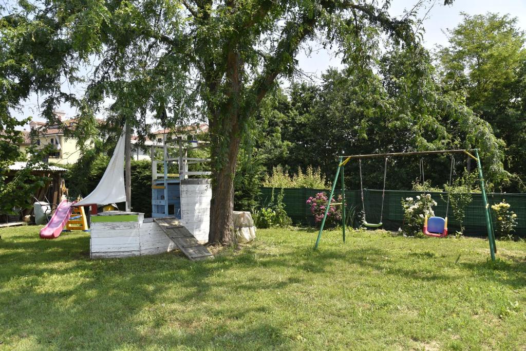 Vonkajšia záhrada v ubytovaní B&B La Riundela