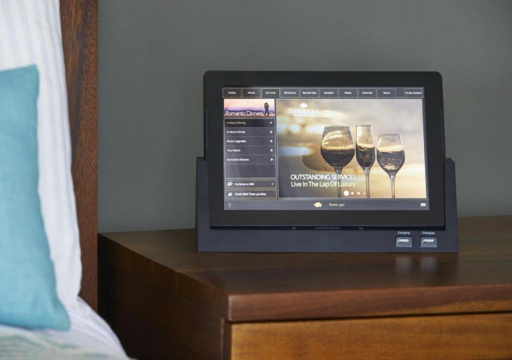 TV a/nebo společenská místnost v ubytování Secrets The Vine Cancun - All Inclusive Adults Only