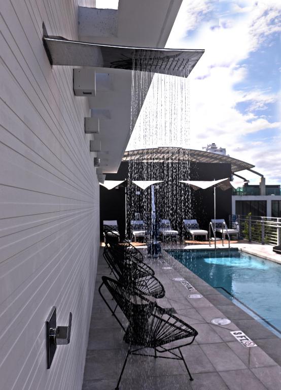 Bazén v ubytování 6080 Design Hotel by Eskape Collection nebo v jeho okolí