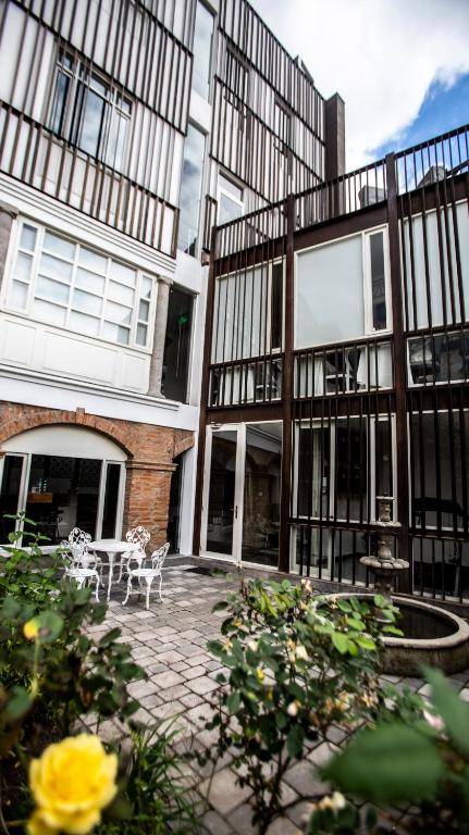 Budova, kde se hotel nachází