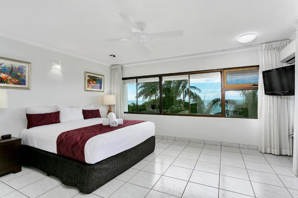 Postel nebo postele na pokoji v ubytování Roydon Beachfront Apartments