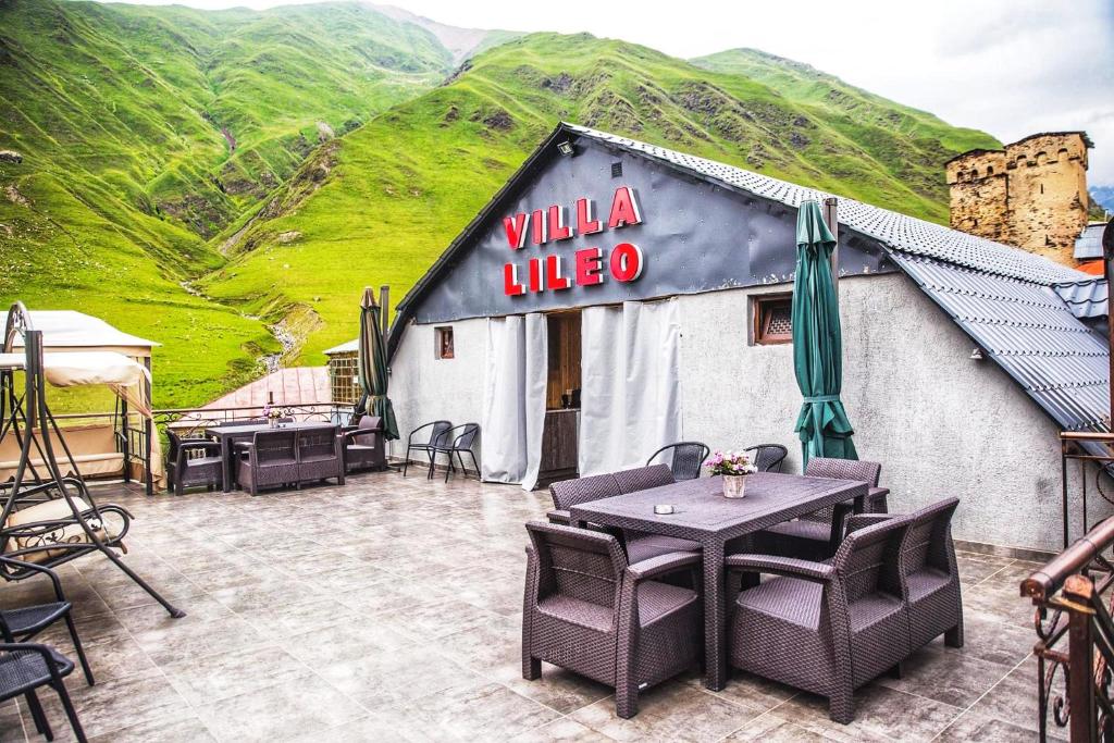 Nespecifikovaný výhled na hory nebo výhled na hory při pohledu z hotelu