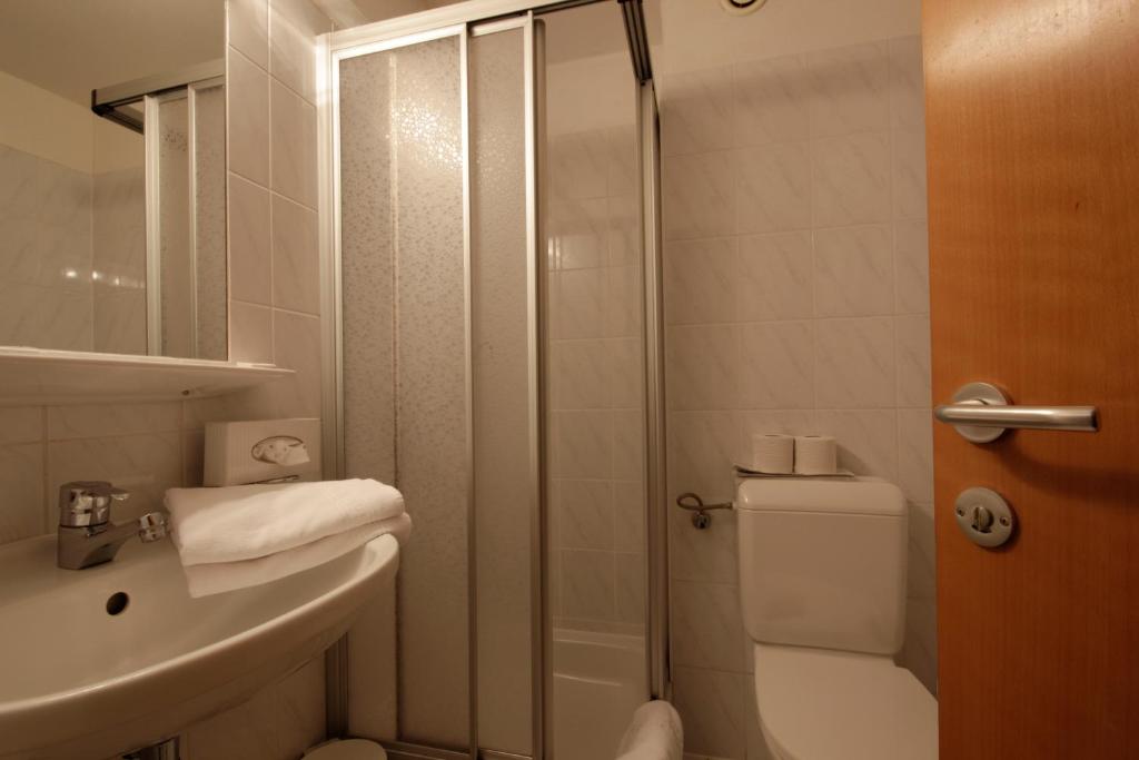 Koupelna v ubytování Erlebnishotel Fendels