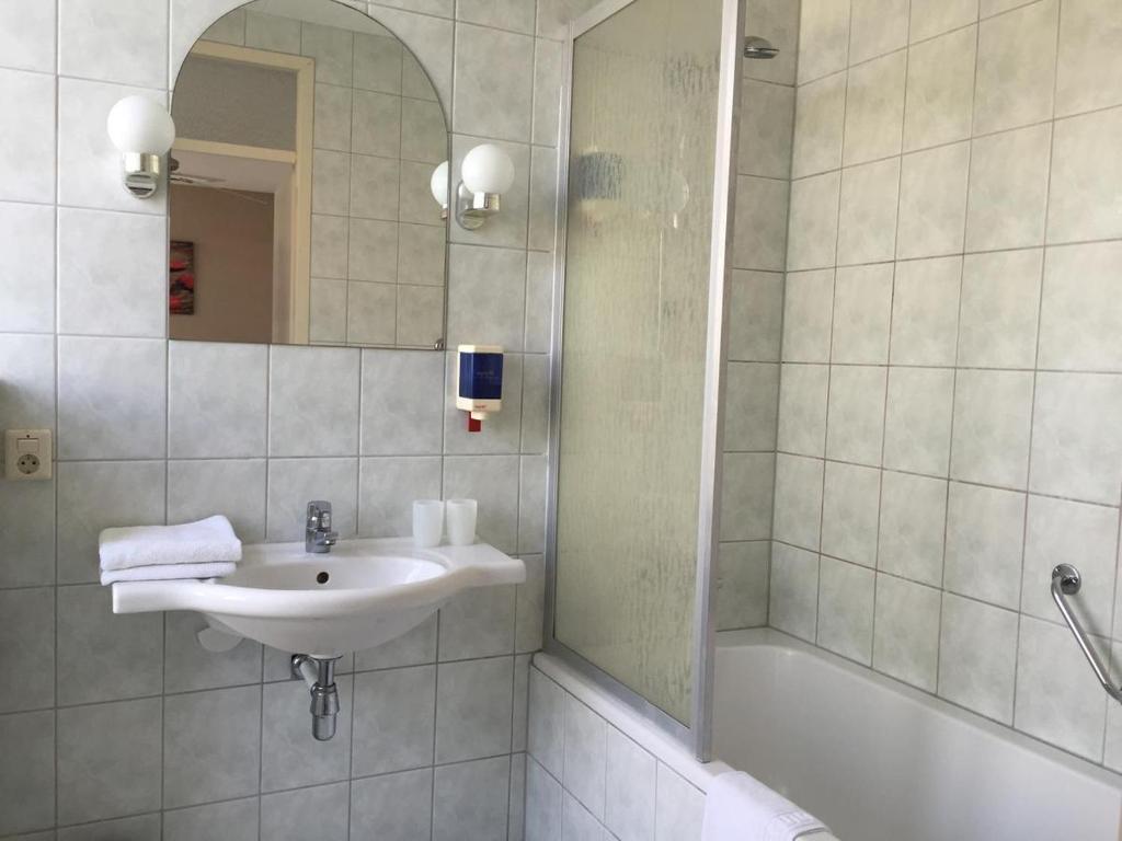 Koupelna v ubytování Hotel van Oppen