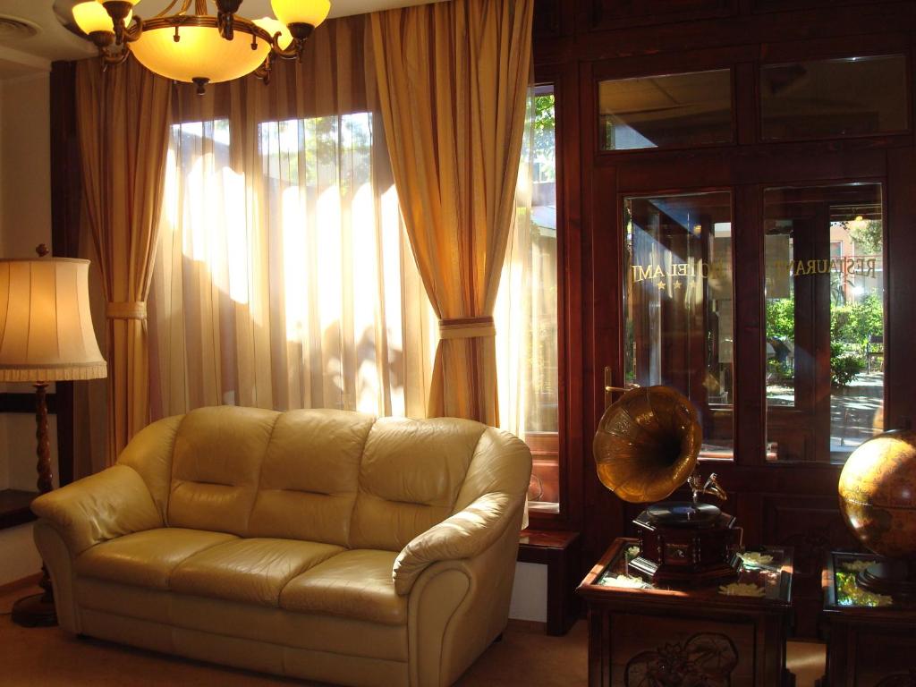 Posezení v ubytování Hotel Ami