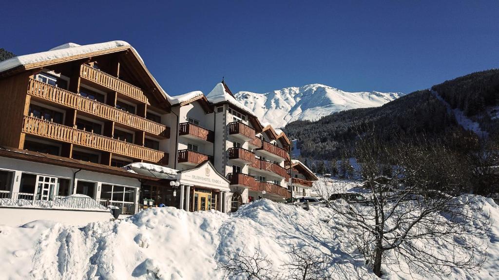 Nespecifikovaný výhled na hory nebo výhled na hory při pohledu z hotelu