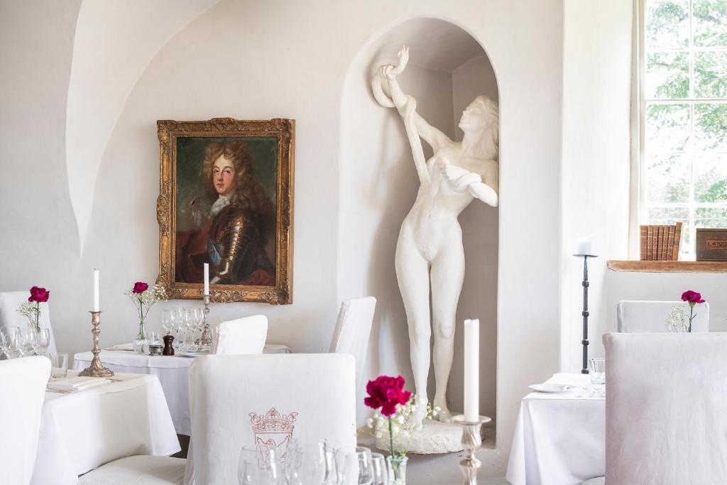Restaurace v ubytování Västanå Slott