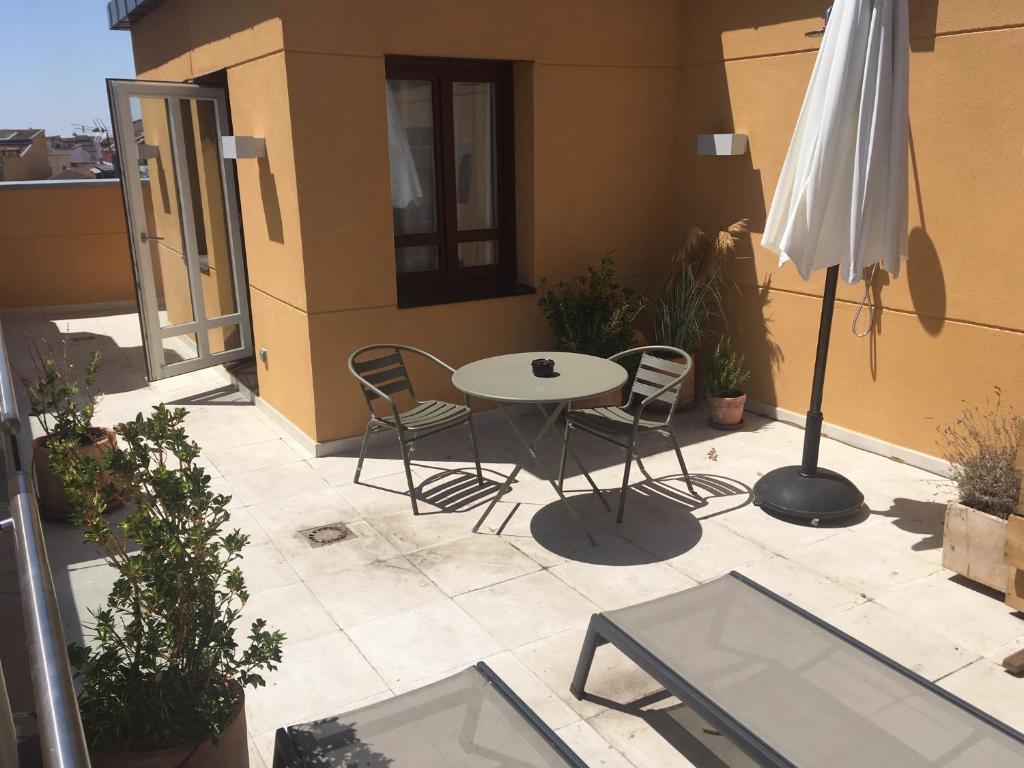 Plaza Mayor Suites & Apartments - 12