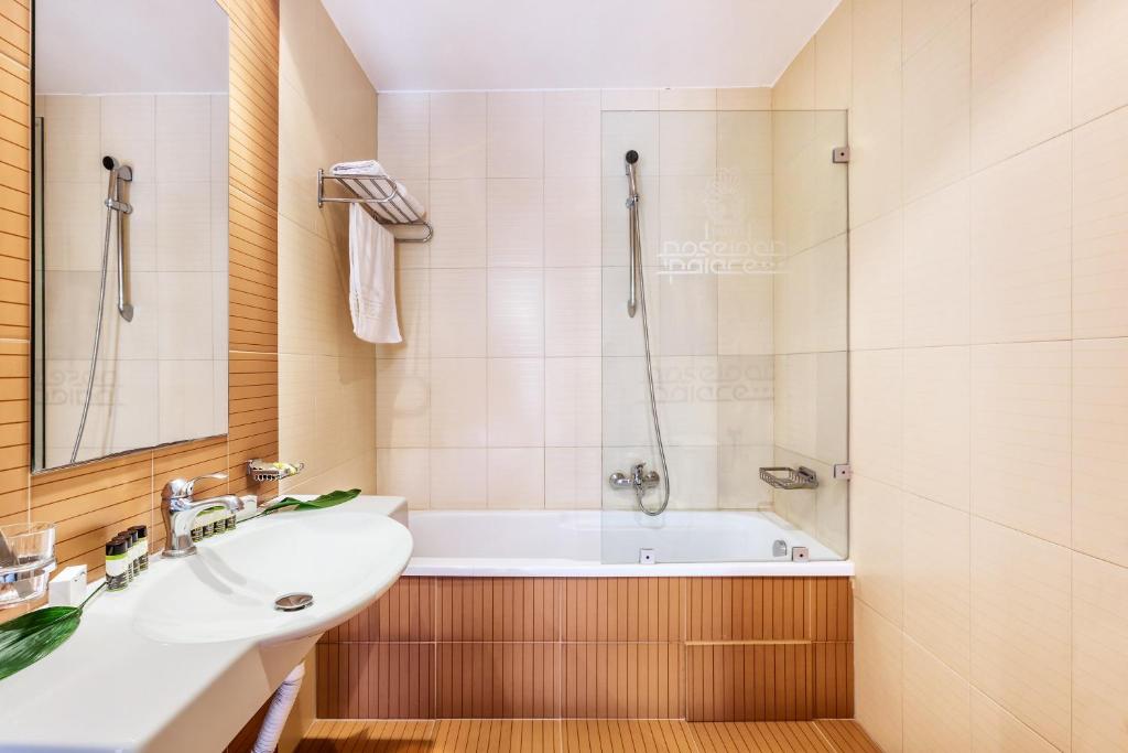 Koupelna v ubytování Poseidon Palace