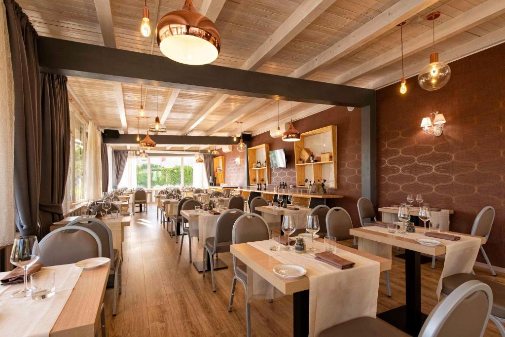 Restaurace v ubytování Simon Hotel
