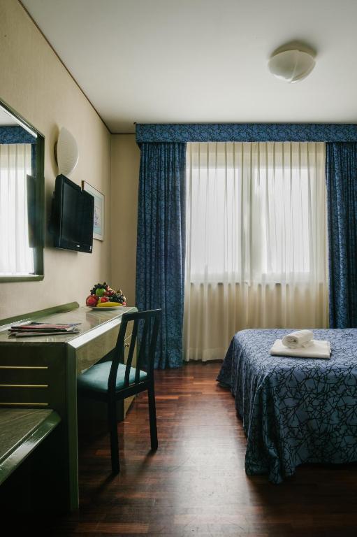 Hotel Royal - Double Room With Disabled Access