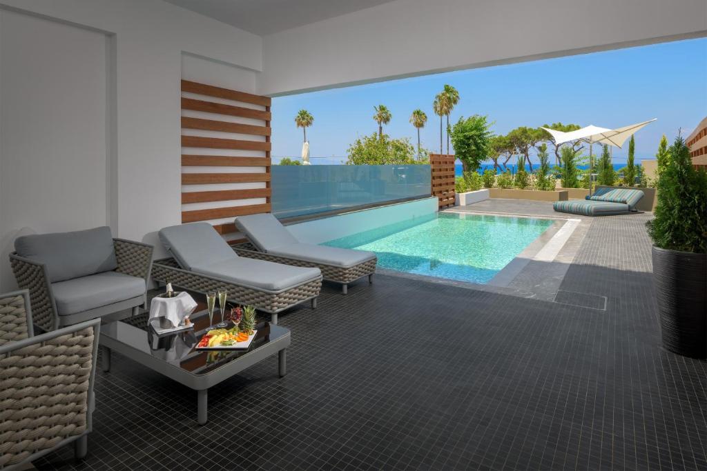 Olympic Palace Hotel - Suite Superior Con Piscina Privada Con Calefacción (solo Adultos)