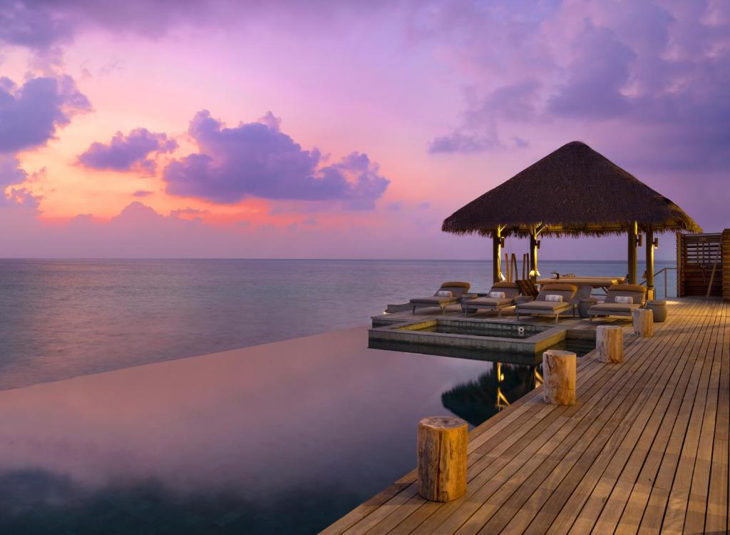 Vakkaru Maldives - Luxury Private Island Resort - View 24