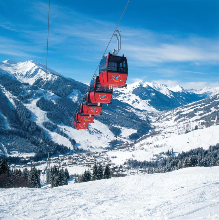 Appartementhaus Kristall incl Joker Card by All in One Apartments v zime