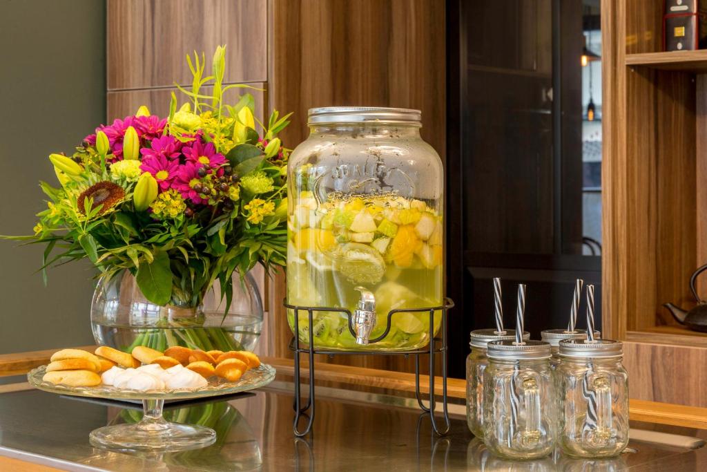 Hôtel Littéraire Arthur Rimbaud, BW Signature Collection - Resim 43