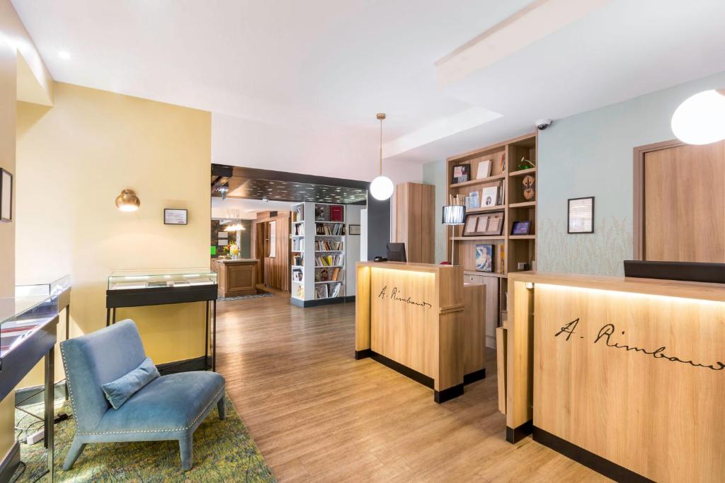 Hôtel Littéraire Arthur Rimbaud, BW Signature Collection - Resim 44