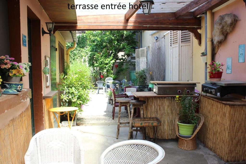 Restaurace v ubytování Hôtel le Dervois