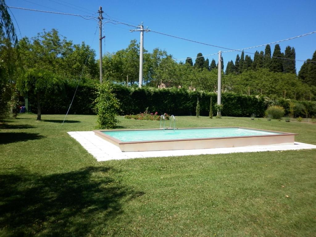 A garden outside Villa Jolanda
