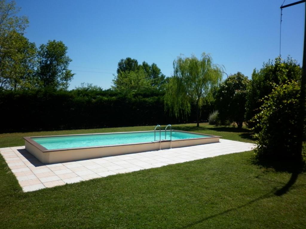 The swimming pool at or close to Villa Jolanda