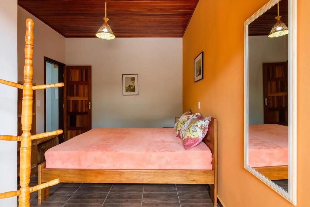  CASA LINDA E ESPAÇOSA COM AR - 50 MTS DA PRAIA